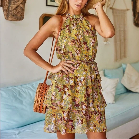 Floral Halter Mini Dress 💐. - Picture 6 of 6